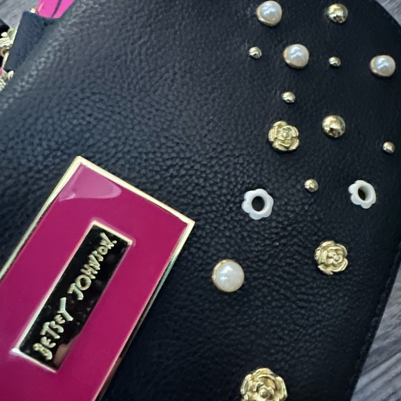 Betsey Johnson purse with matching wristlet - Picture 3 of 15